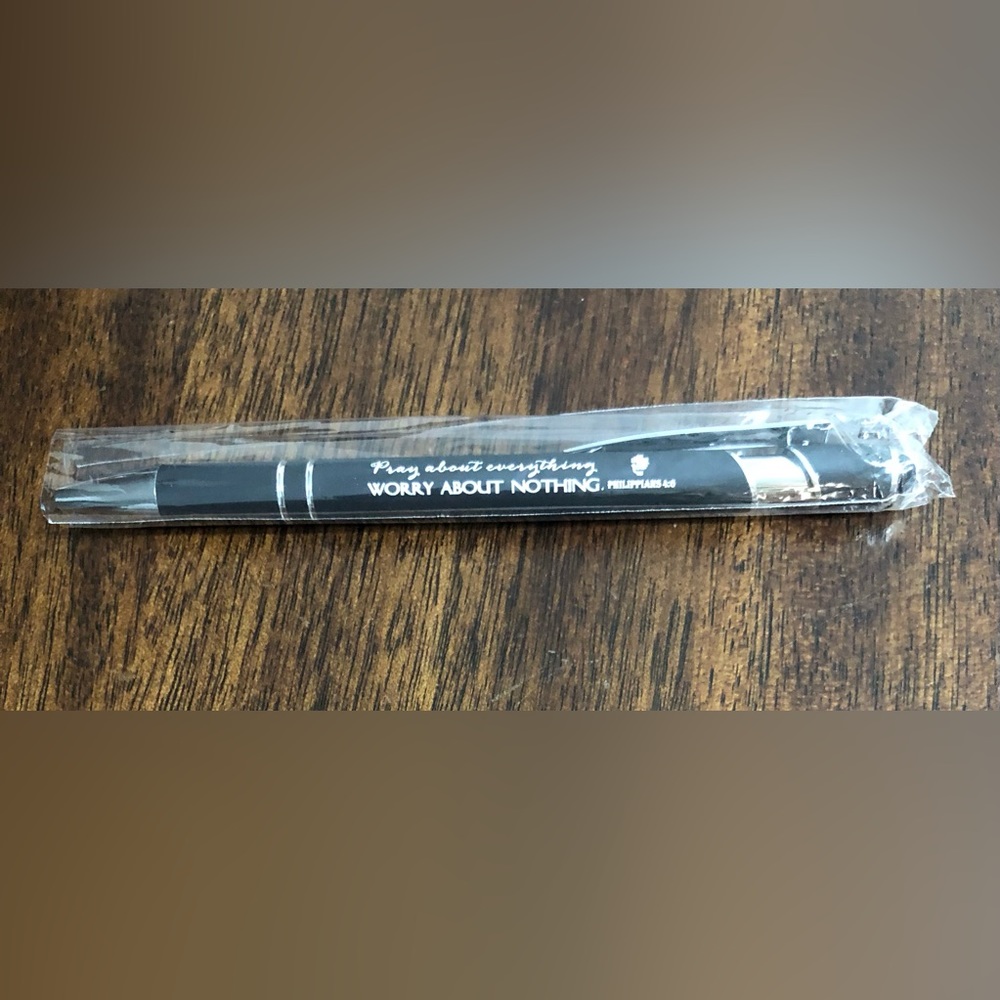 Stylist Bible verse pen pray about everything and worry about nothing. Black - Picture 2 of 3